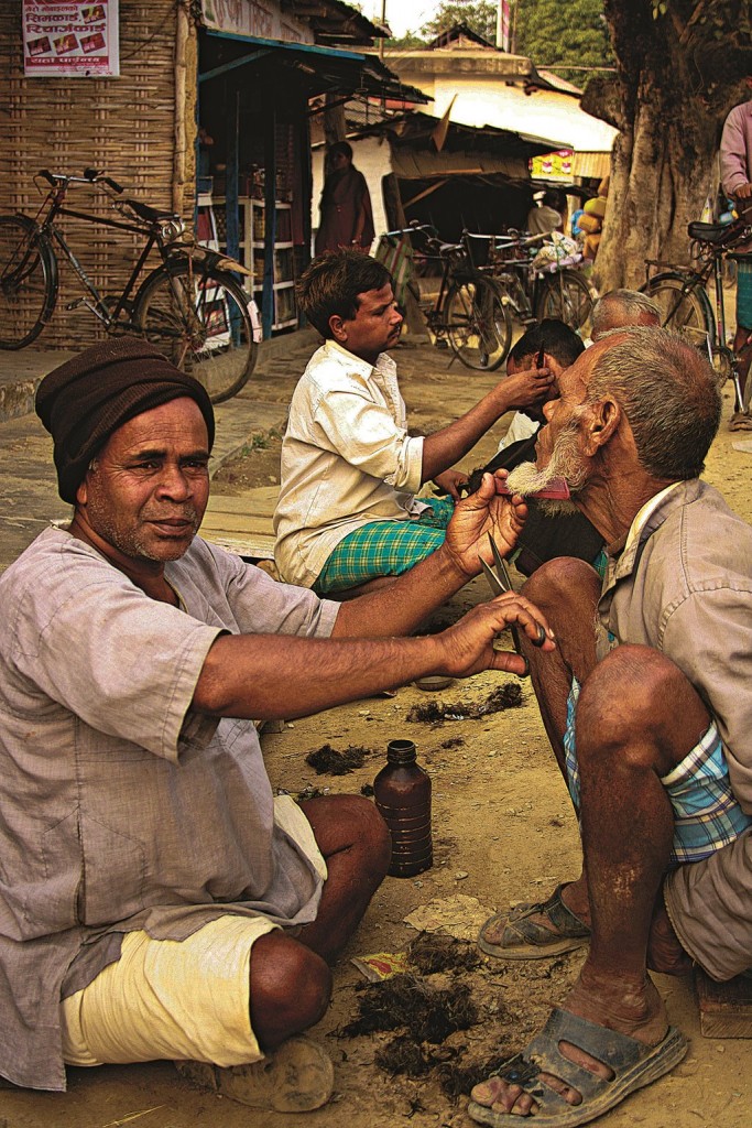 Biratnagar'da bir sokak berberi